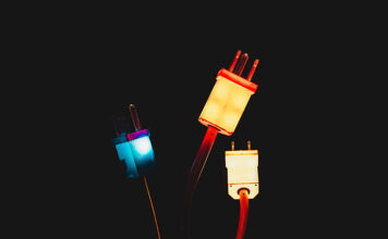 O czym trzeba pamiętać, tworząc instalację elektryczną w domu