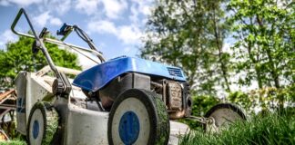 Czego podstawą jest podwozie podnośnika?