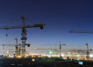 Jaką grubość betonu pod podnośnik?