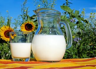 Czy mleko modyfikowane można podgrzewać w mikrofalówce?