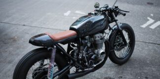 Jak ładować akumulator motocyklowy zimą, żeby wiosną odpalił